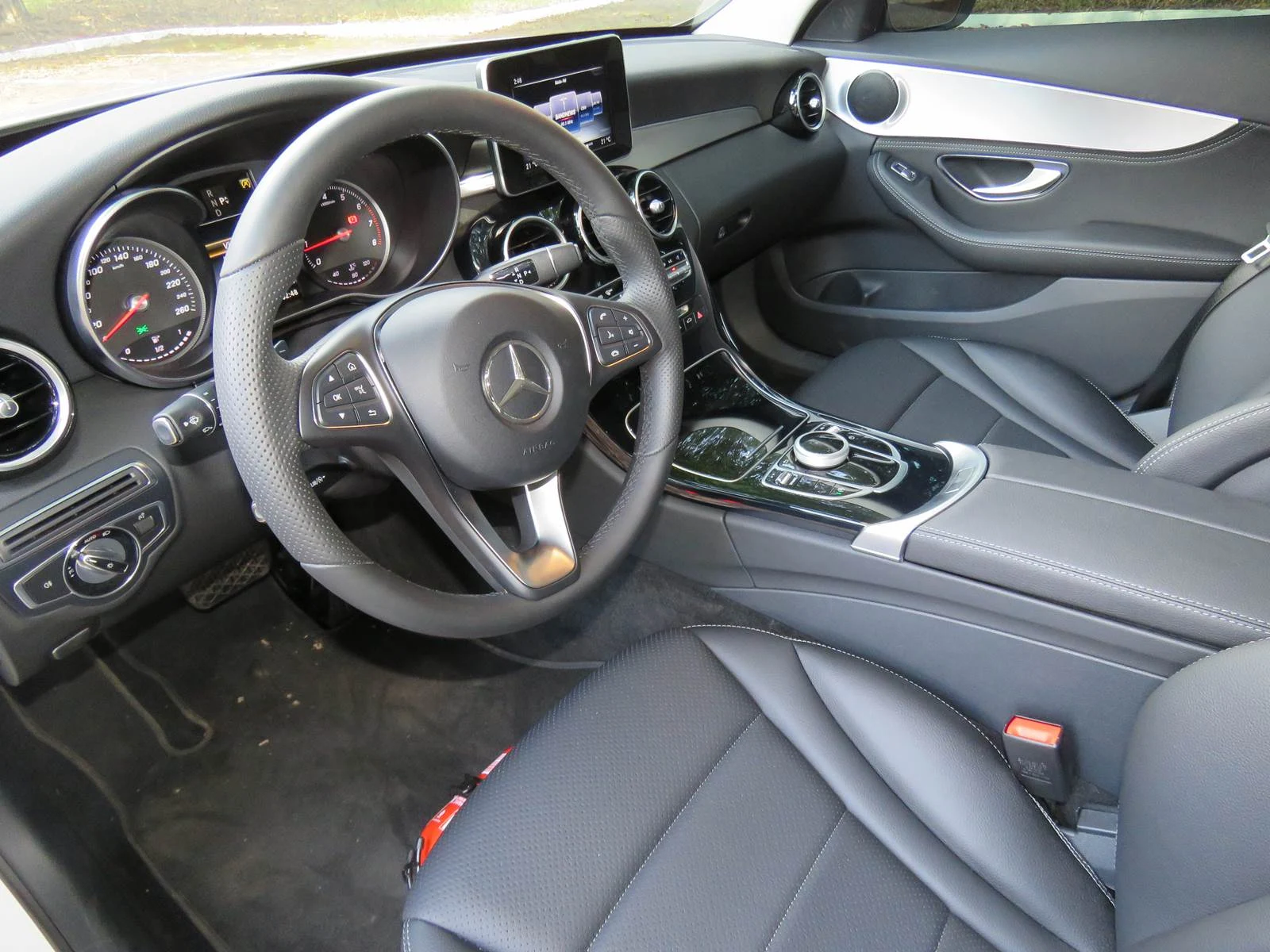 Mercedes-Benz C 180 2016 - interior