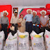 Entrega Roberto semilla de frijol a productores del campo