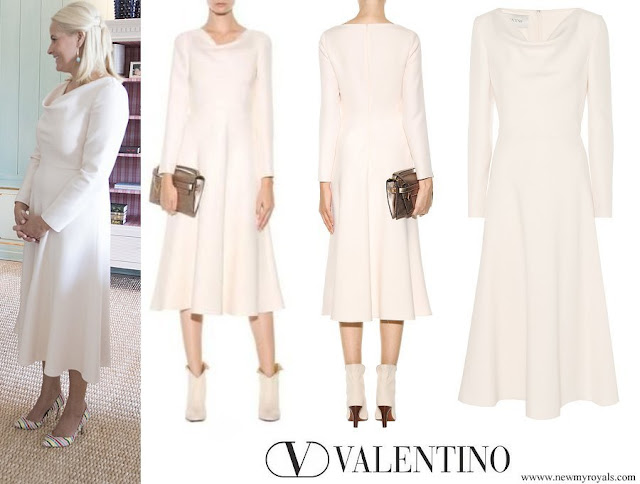 CASA REAL DE NORUEGA - Página 34 Crown-Princess-Mette-Marit-wore-Valentino-Virgin-Wool-and-Silk-Blend-Midi-Dress