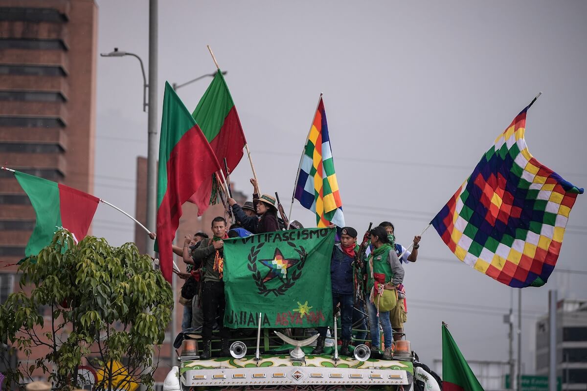 Disidencias de las Farc declaran objetivo militar a la Guardia Indígena: senador Feliciano Valencia