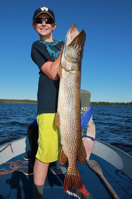 Red Lake Ontario Canada fishing lodge resort report giant pike trophy walleye anglers kingdom nungesser lake 