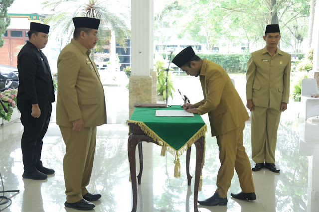 Wabup Lantik 4 Pejabat Aministrator dan 12 Pejabat Pengawas di Lingkungan Pemkab Asahan