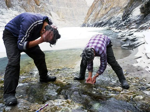 hadar trek - how to prepare to walk on a frozen river in subzero temperatures?