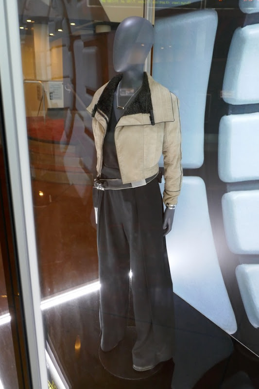 Emilia Clarke Solo Star Wars Qi'ra costume