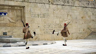 Ehrenwache am Syntagma Platz in Athen - Foto von F. Roland A. Richter (Wiesbaden) - www.frar.com