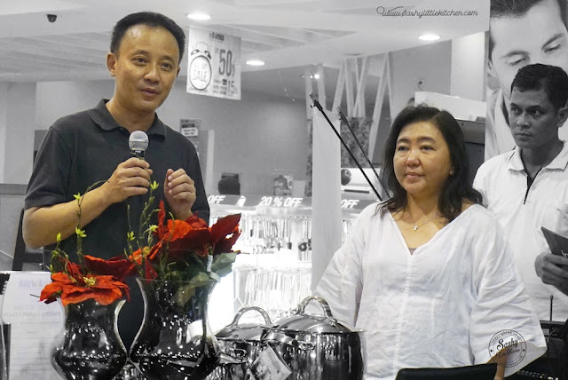 Mr. Murray Lim selaku Regional Sales Manager dari WMF Singapore Pte Ltd serta Ibu Edwina Melinda sebagai Merchandise Manager dari PT. Home Center Indonesia (Informa)