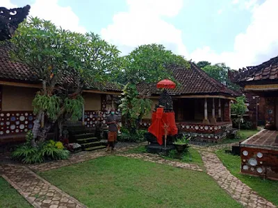 puri anyar kerambitan bali