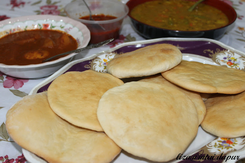 INTAI DAPUR: Roti Arab dan Kuah Kari Dhall