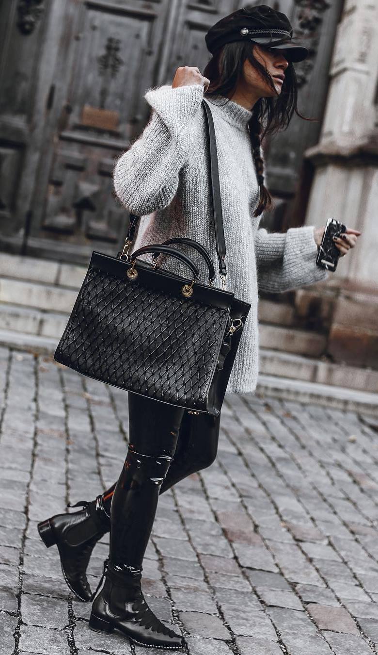 cozy fall outfit idea / black hat + bag + oversized sweater + skinnies + leather over knee boots