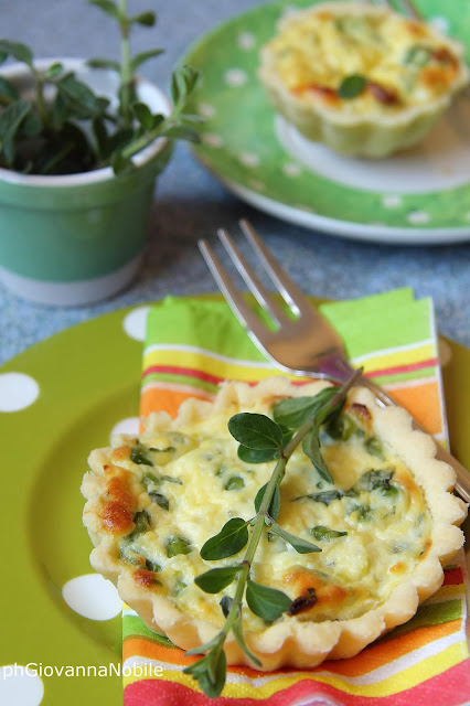 Tartellette con ricotta e piselli