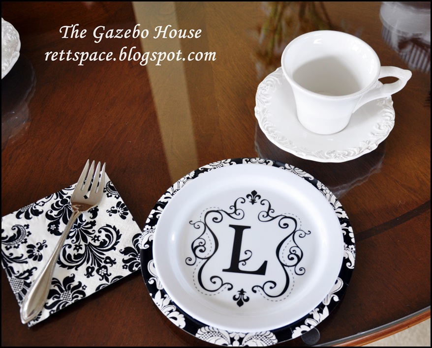 black & white damask table 009