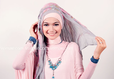 Foto Jilbab Pashmina Modern Kombinasi