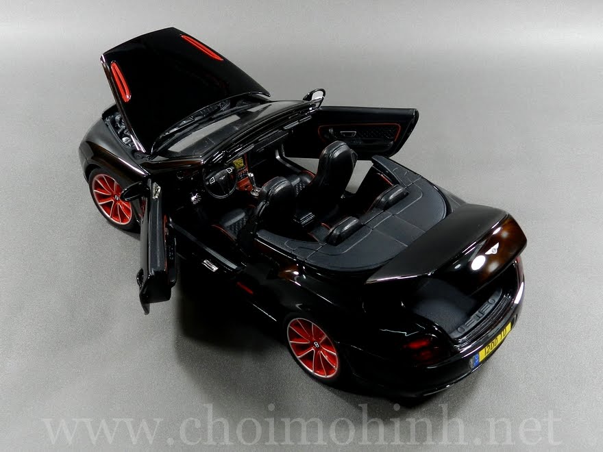 Bentley Continental Supersports Convertible ISR 1:18 bBurago door