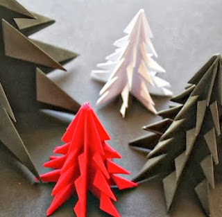 http://todiyornottodiy.blogspot.pt/2013/11/arvores-de-natal-origami.html