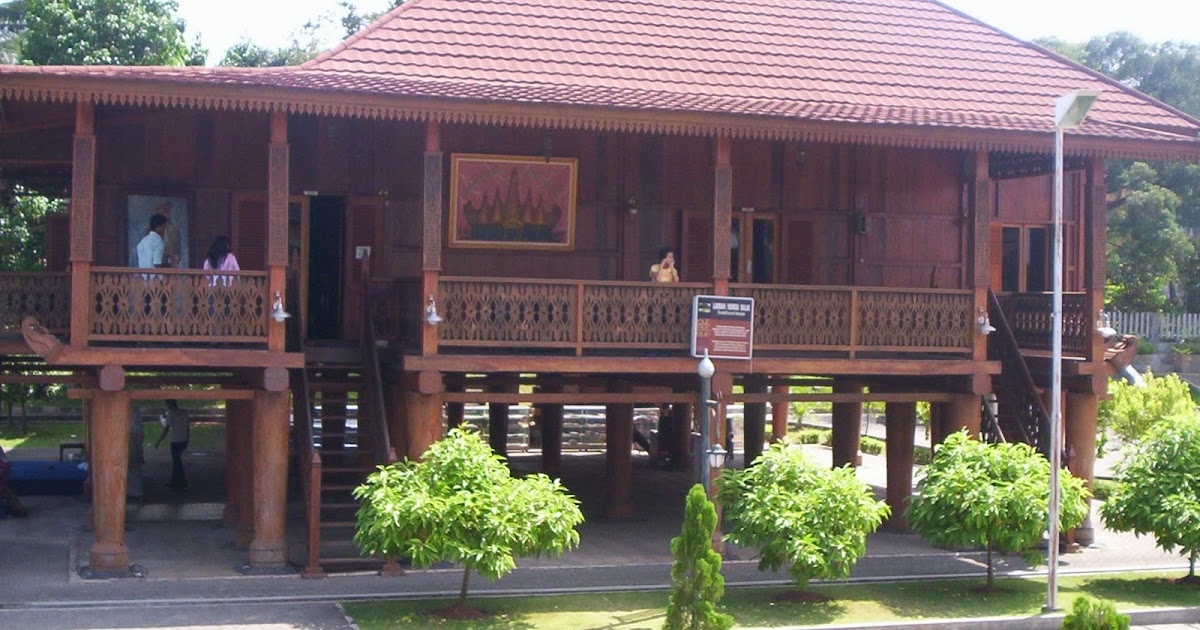 Sang Bumi Ruwa Jurai: Rumah Adat Lampung