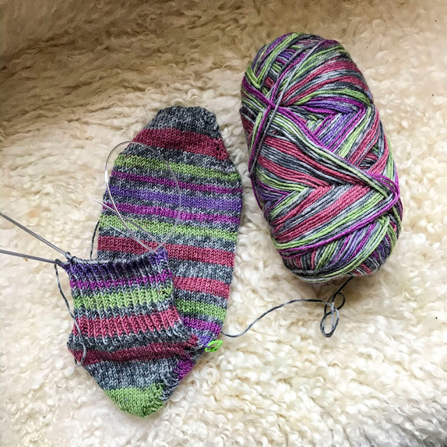 sockor, socks, toe-up, tå-upp, kortvarvshäl, short-row-heel