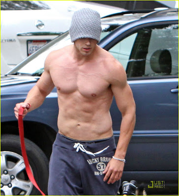 Kellan Lutz and his sexy Body Bulge