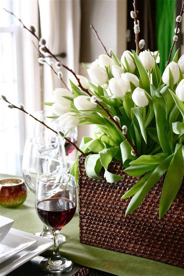 simple white flower arrangements