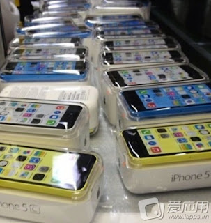 iPhone 5S e iPhone 5C: prime consegne negli USA.