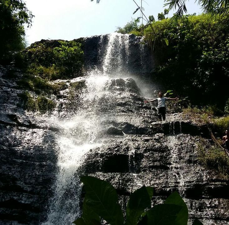 Pemandangan curug Lie Seng dari bawah