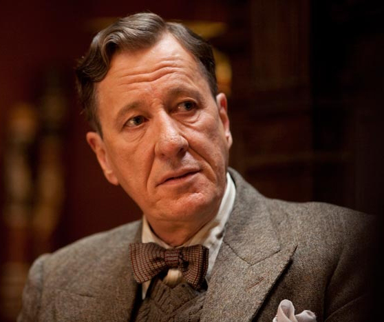 Lionel Logue Sons. who plays Lionel Logue,