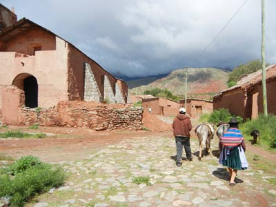Kirche von Esmoraca Bolivien im Umbau