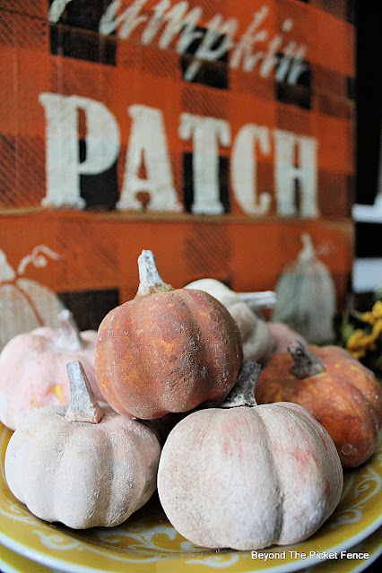 Make it Monday Velvety Textured Pumpkins