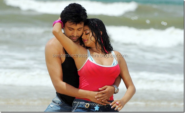 priyamani_stills_hot_in_wet_dress_02