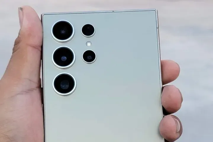 Before its January launch, the Samsung Galaxy S24 Ultra camera module was recently leaked.