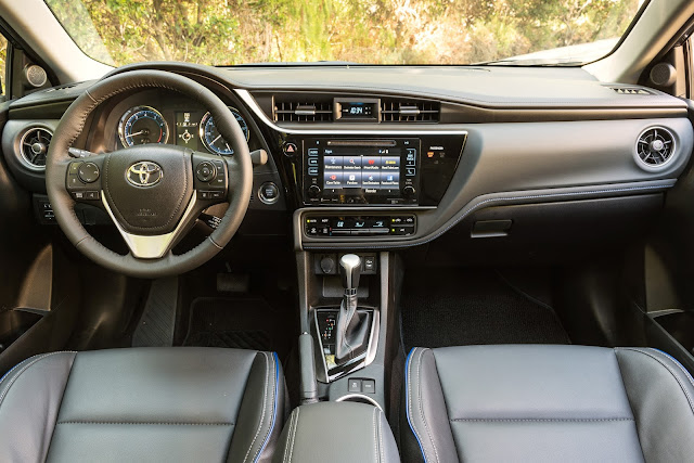 Interior view of 2017 Toyota Corolla XSE