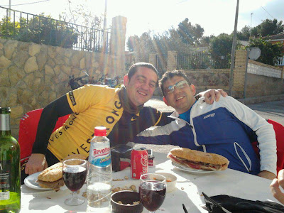 Rafa y Sergio almorzando