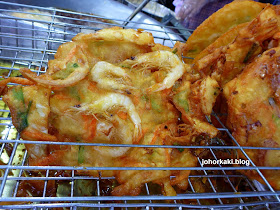 Pasar-Malam-Hae-Piah-Ji-Fried-Prawn-Fritter