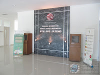 Meja Resepsionis dan Backdrop Panel furniture semarang