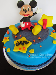 bolo aniversário com o mickey