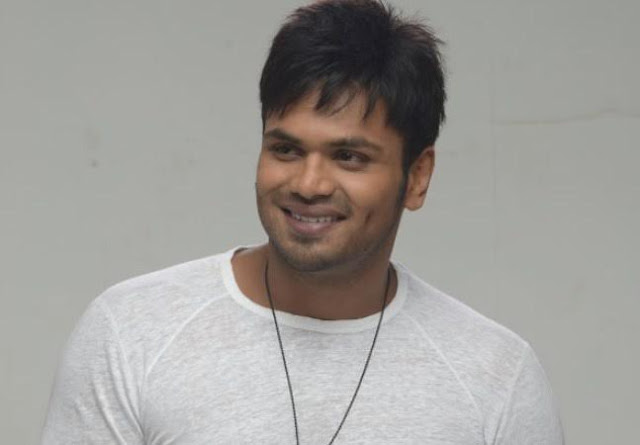  Happy Birthday to Rocking Star Manchu Manoj Telugu film industry's performance in a different style, a new definition to the Collection King Mohan Babu damancu tanayudaina Manoj Major Chandrakant, enjoined as a child actor in several films, such as the forest. Dongadi thief made his debut release in 2004, the image of the hero. Since then, each of different characters in the film to create the image of the hero himself Rocking Star Manchu Manoj. The Telugu film hero veravani operations along the lines of self-father Manoj has niladokkukunela. After the first film, the thief dongadi Mr, King Bhai, I know you travel, remaking, Veda, jhummandi nadam, Mr. Nookayya, the Pandavas Pandavas bees and the current string, gallantry, Attack of the distinctive role in every film in Telugu Tollywood closest to the hearts of the audience rocking star snow Manoj Nandi Special jury Award remaking the film. Now the star in three films. These images will start in the month of June. Manchu Manoj starrer directed by Sagar rupondanunna 'Sita Mahalakshmi' (Madras ryambo caption), the film offers a popular music director of cinematography of the sun esesthaman music. The cast of the film, told teknisiyans details soon. Klaps and whistles kesatya Entertainments banner, which was directed by Mr. Varun Atluri to star in the film. As well as the presentation emaccibabu esenarphilins praili, New Empire selyulayids esenreddi on Banners, enlaksmi Kant, another film produced and directed by Ajay Andrews nautakki. Karthika Srinivas vikeramaraju cinematography for the film, as the editor of the workshop will be provided. Gopimohan working as a writer. In this generation of young heroes with new subjects his own, has been making films Rocking Star Manchu Manoj's birthday celebration on May 20. Similar birthdays and more fans, is expected to entertain the audience.