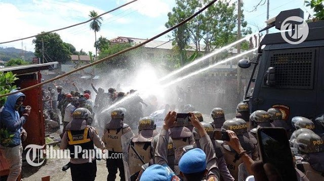 Aparat Dianggap Brutal Terhadap Massa Aksi Yang Menolak Daerah Otonomi Baru (DOB) di Papua
