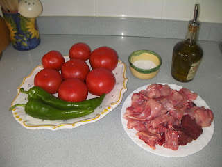 Ingredientes para el conejo con pimiento y tomate