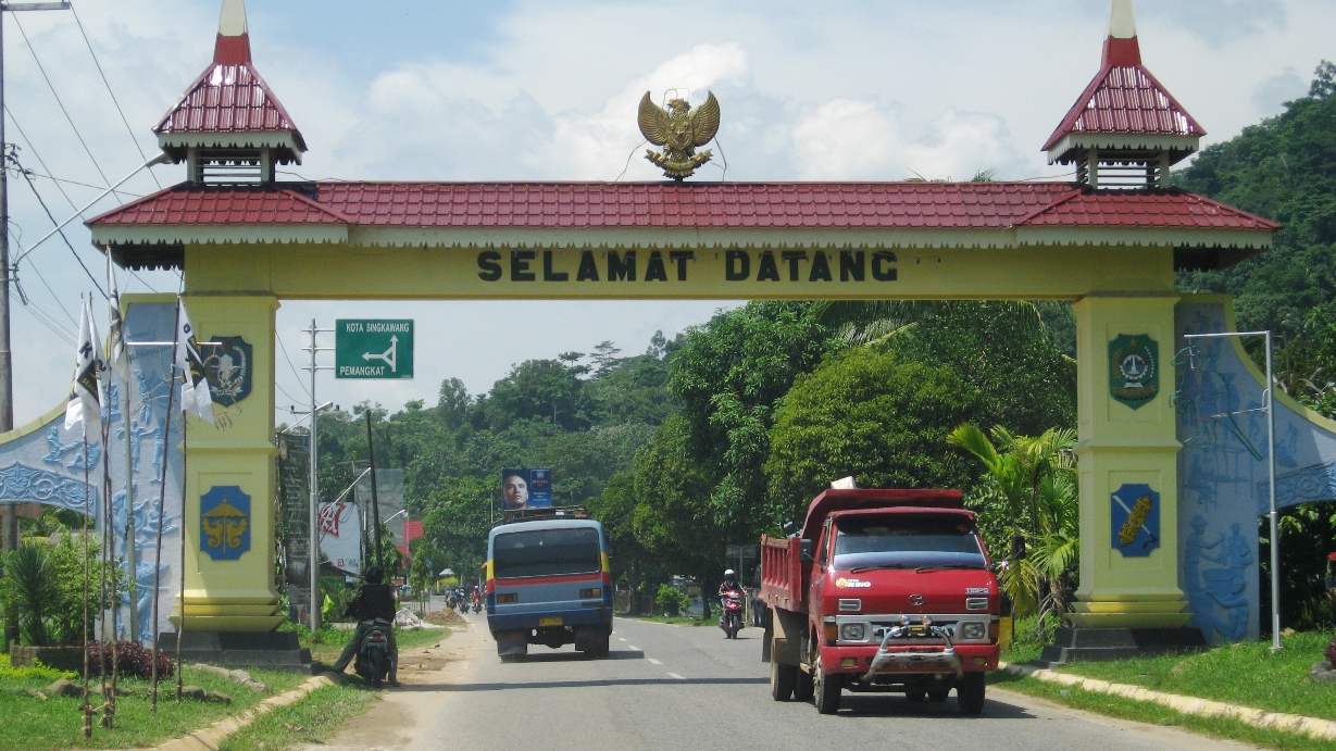 Gerbang selamat datang di Singkawang, menikmati Singkawang dari dekat