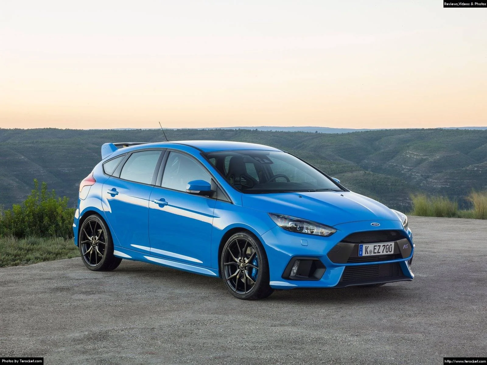 Hình ảnh xe ô tô Ford Focus RS 2016 & nội ngoại thất