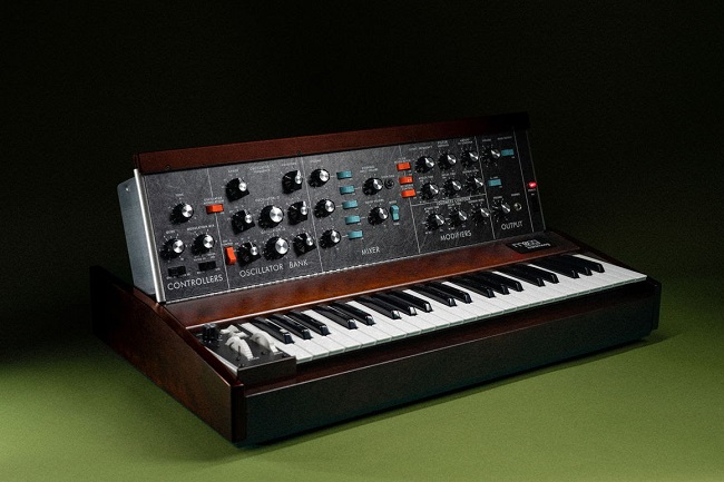 Mini Moog Model D