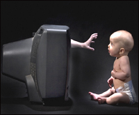 Amankan TV Dari Bayi