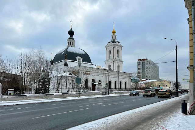 Бакунинская улица, храм Николая Чудотворца в Покровском