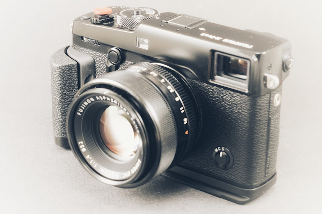 Powerextra and Meike Fujifilm X-Pro2 Hand Grip Comparison