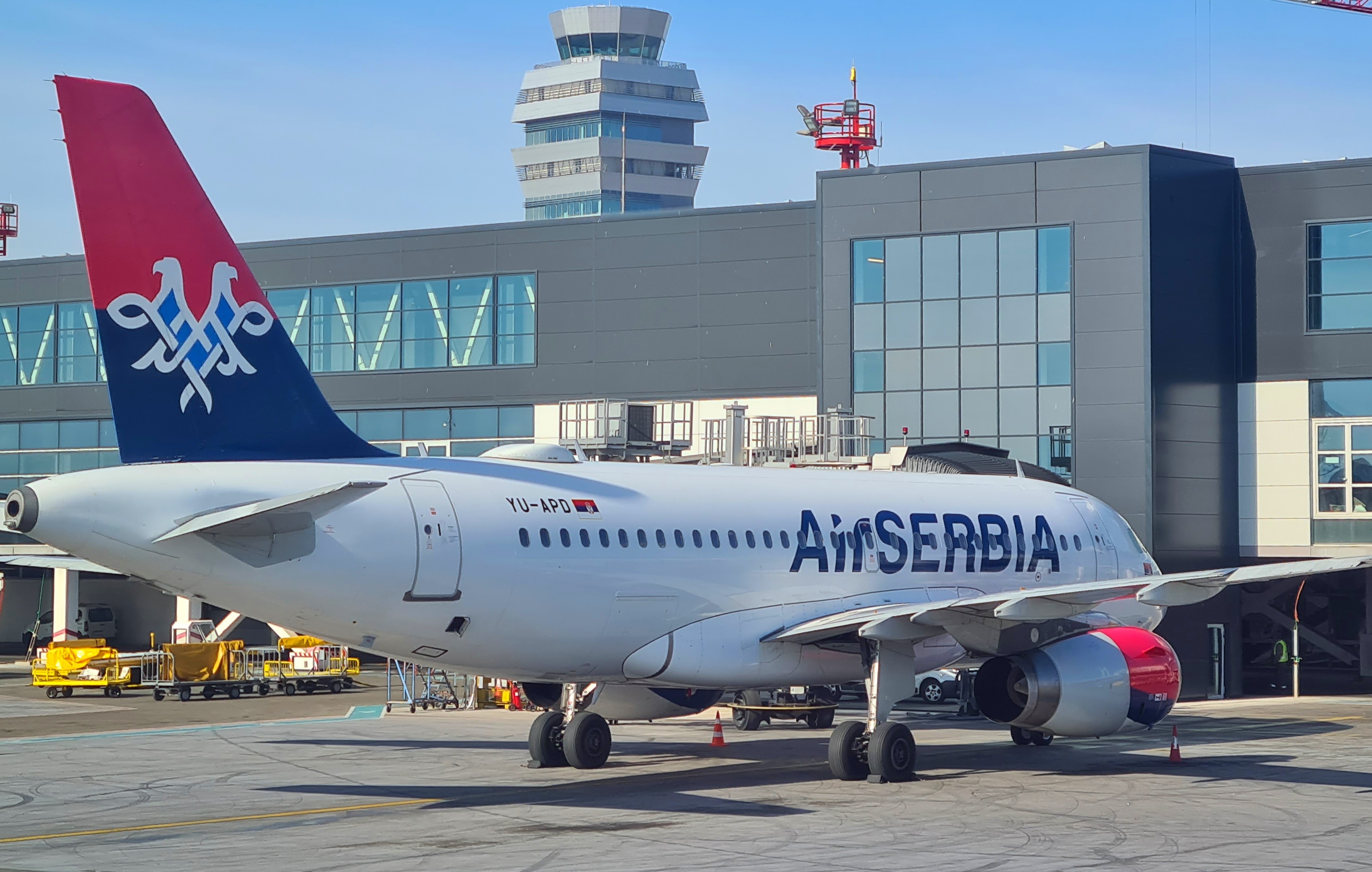 Airserbia com купить билет. Авиакомпания Эйр Сербия. АИР Сербия самолеты. ATR 72 Air Serbia. АИР Сербия Шереметьево.