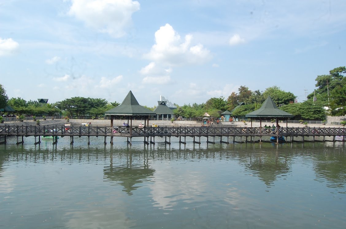 wisata di kota probolinggo PANTAI BENTAR 