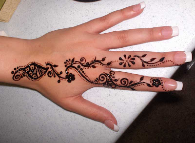 Simple And Cute Mehndi Designs For Hands Small Bathroom Design Ideas