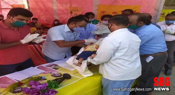 उपायुक्त ने बच्चों को पोलियो की दो बूंद दवा पिलाकर किया पल्स पोलियो अभियान का शुभारंभ