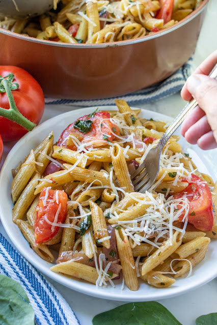 This copycat Pasta Fresca recipe from Noodles and Company is such an easy meal that's ready in less than 30 minutes! Add your favorite protein like chicken, shrimp or beef or keep it as a meatless vegetarian meal! Save money and make this restaurant favorite at home!