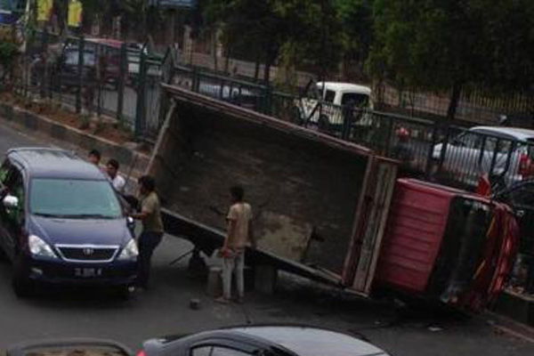 keselamatan di jalan raya