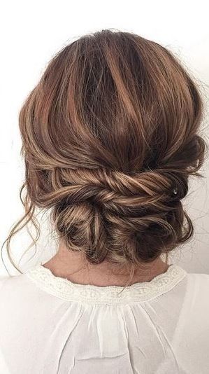 These are the 5 most popular Christmas party hairstyles